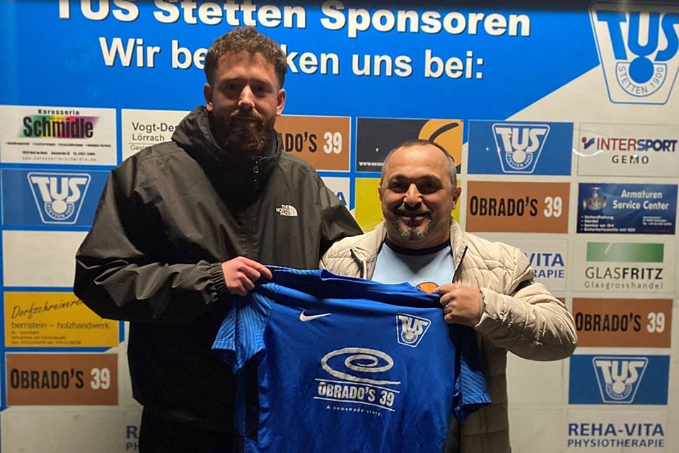 Neuzugang Patrick Almeida-Azevedo (links) und TuS-Sportchef Franco Viteritti | Foto: Verein Neuzugang Patrick Almeida-Azevedo (links) und TuS-Sportchef Franco Viteritti | Foto: Verein