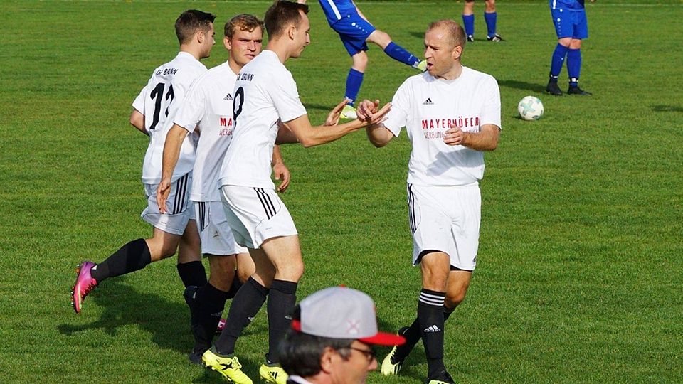 Die Kicker des TSV Brunn, rechts der spielende Abteilungsleiter Michael Trettenbach, sind wieder mit Freude bei der Sache.