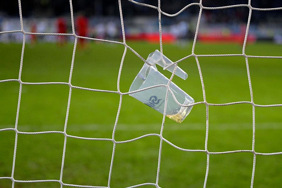 Plastik statt Glas: Eine Regelung des BFV schreibt vor, dass Getränkeflaschen bei Relegationsspielen nicht mehr ausgegeben werden dürfen.