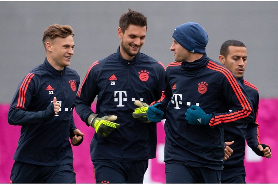 Spieler des FC Bayern trainieren vor dem Spiel gegen Olympiakos Piräus.  picture alliance/dpa / Sven Hoppe