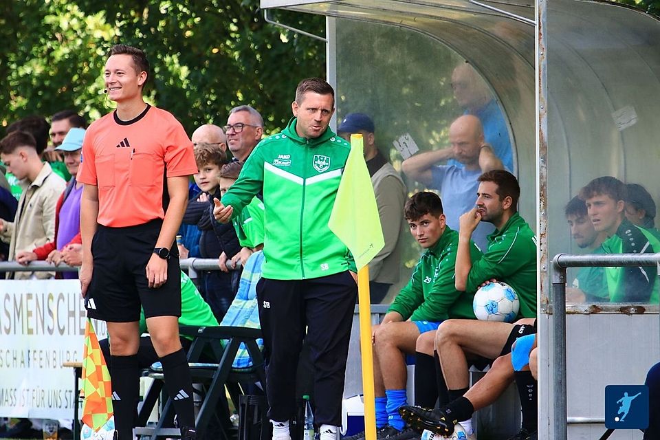 Für Chefanweiser Steffen Bolze (Bildmitte) gilt es in der zweiten Saisonhälfte schnellstmöglich die noch benötigten Punkte für den Klassenerhalt einzufahren.