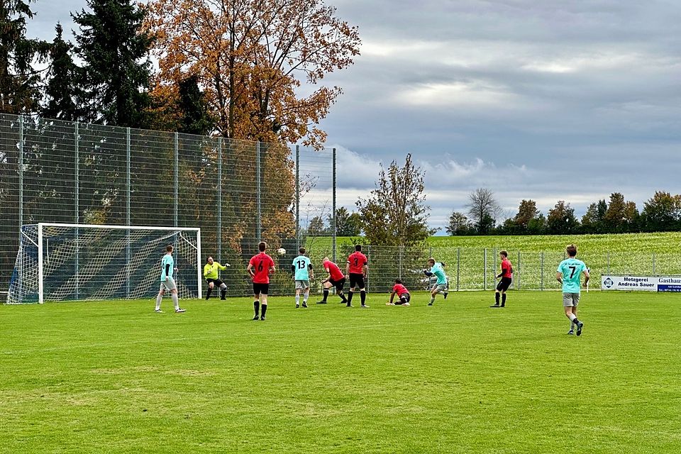 Florian Högl trifft in diesr Szene zum 1:0 Florian Högl trifft in diesr Szene zum 1:0