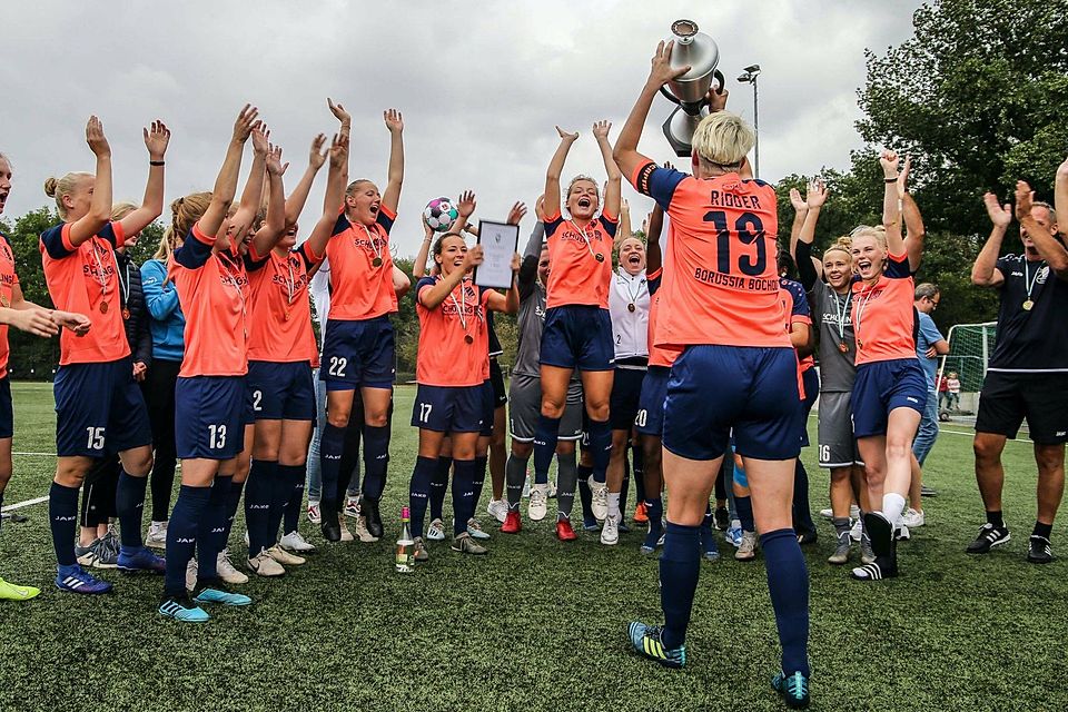 Der Jubel bei Borussia Bocholt über den Triumph im Endspiel des ARAG Niederrheinpokals war riesig. Der Jubel bei Borussia Bocholt über den Triumph im Endspiel des ARAG Niederrheinpokals war riesig.