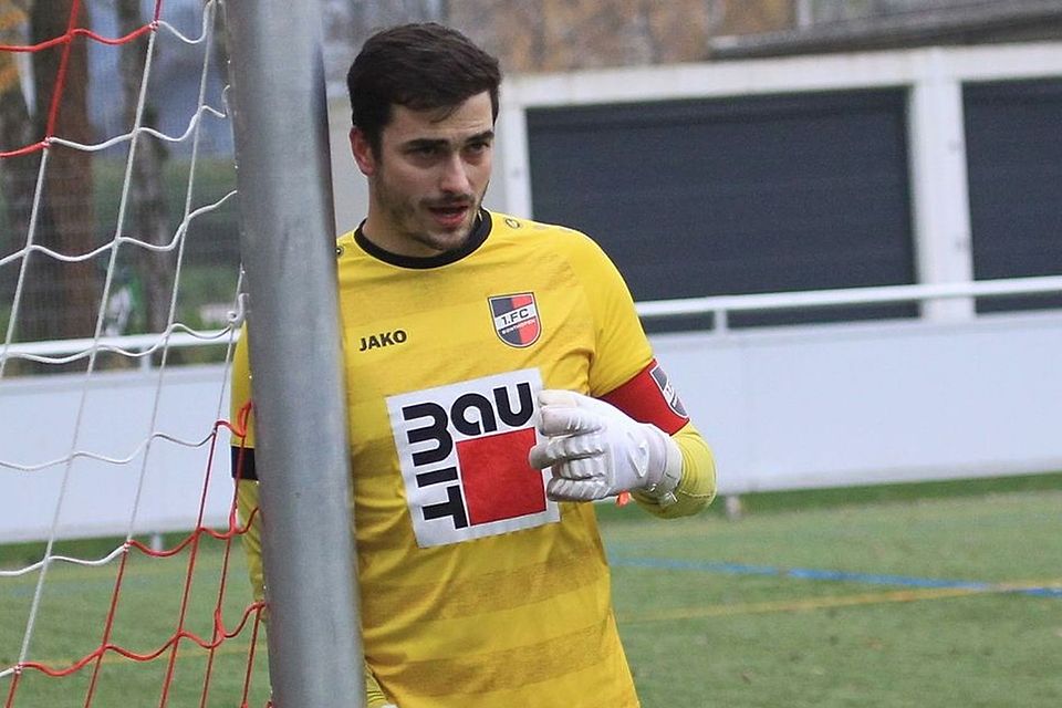 Kapitän Marco Zettler war im Auswärtsspiel bei Dachau 65 oft gefordert und rettete dem 1. FC Sonthofen einen Punkt.