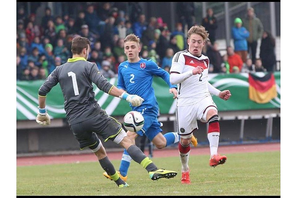 Wie schon im Spiel in Wetzlar gegen Italien (hier eine Szene aus der Partie), trumpft Felix Passlack auch beim 3:0-Sieg gegen die Ukraine in Marburg groß auf. Foto: Bär