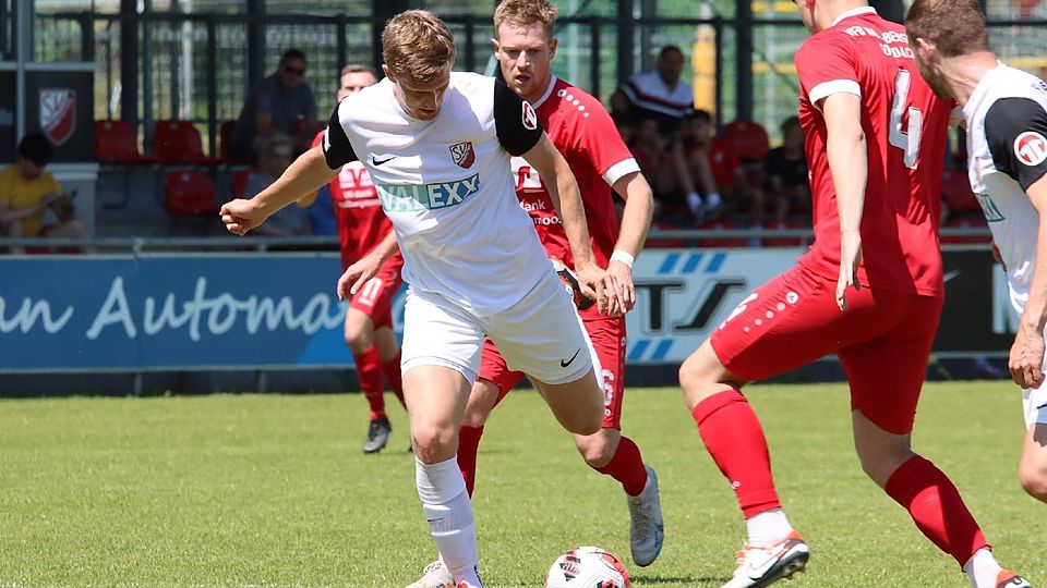 Starke Leistung: In dieser Szene setzt sich Heimstettens Severin Müller gekonnt und kraftvoll durch.