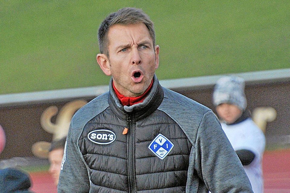 Illertissens Trainer Marco Küntzel hat für die Vorbereitungsphase im Winter den Konkurrenzkampf ausgerufen. Ab Montag trainieren die Illertaler wieder und werden bis zum Beginn der Restsaison sechs Testspiele absolvieren. Illertissens Trainer Marco Küntzel hat für die Vorbereitungsphase im Winter den Konkurrenzkampf ausgerufen. Ab Montag trainieren die Illertaler wieder und werden bis zum Beginn der Restsaison sechs Testspiele absolvieren.