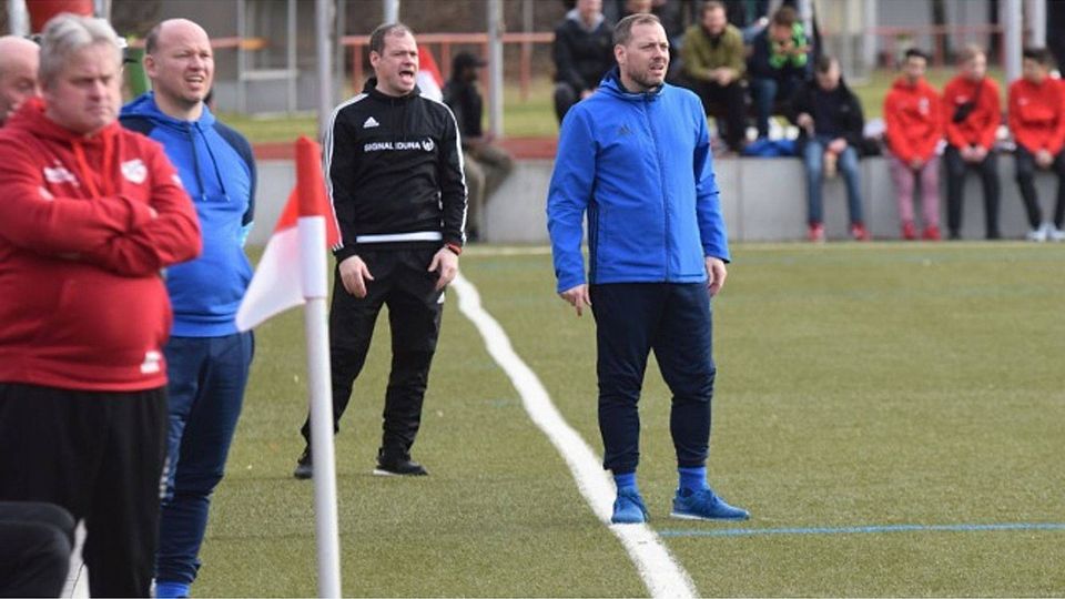Lars, Kai und Ralf Horst (v.l.) haderten mit dem Ergebnis in Lohfelden.Archivfoto: Schulz.