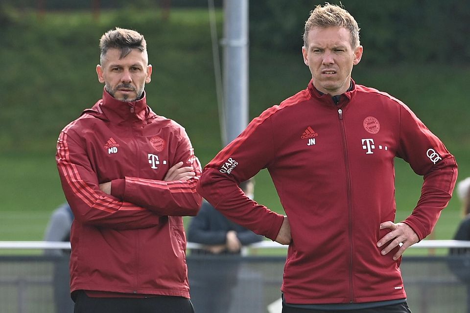 Martin Demichelis und Julian Nagelsmann beim FC Bayern: Das Trainer-Gespann könnte im Sommer 2022 getrennt werden