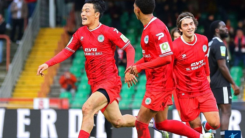 Der Mann der Woche feiert: Seok-ju Hong