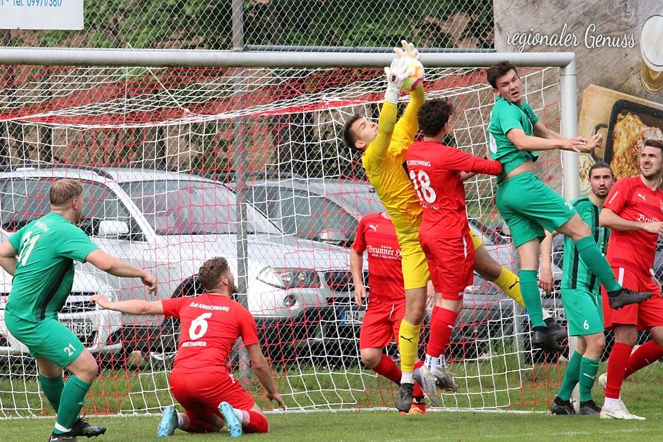 Hatte am Sonntagnachmittag insgesamt nicht viel zu tun: Arnschwangs Keeper Tobias Auer. 