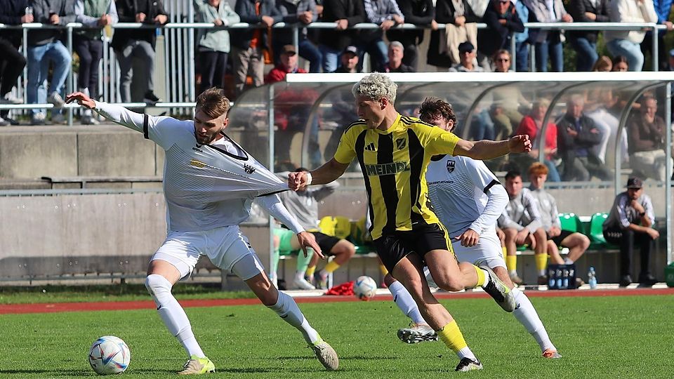 Nicht zu halten: Sebastian Rosina (li.) trifft zum 1:2-Anschlusstreffer für den TuS Geretsried bei der SpVgg Unterhaching.
