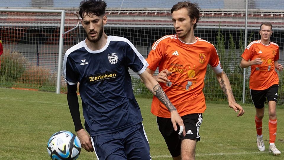 Der TSV Hechendorf II (orange) jubelt im Kellerduell. (Archivfoto)