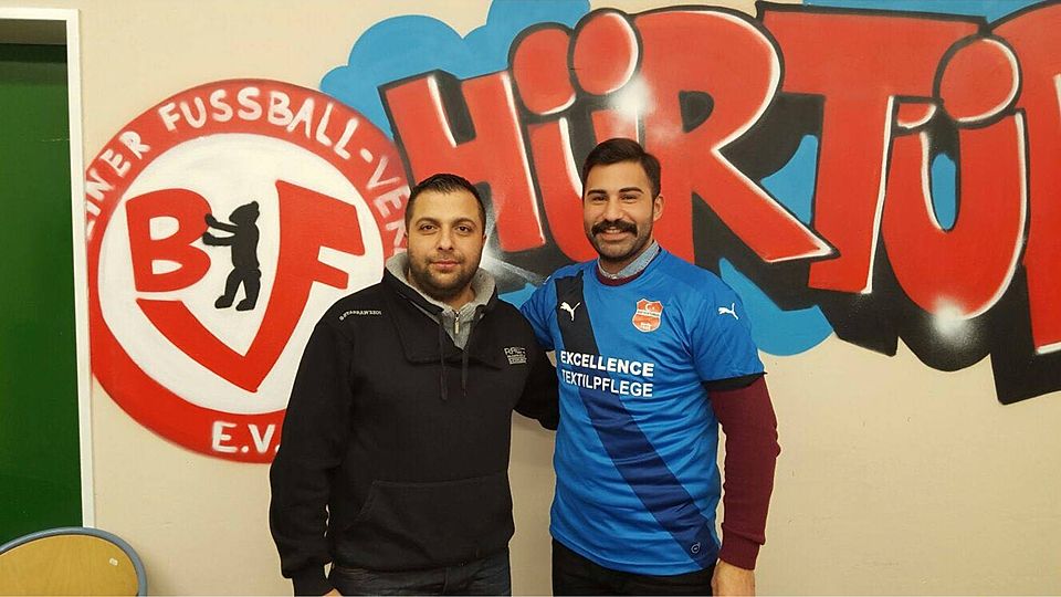 Trainer Cem Torlak mit Neuzugang Cemil Mengi