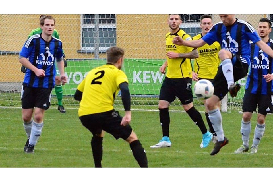 Die SpVgg Weiden setzte sich im Nachholspiel gegen den FC Amberg durch und revanchierte sich damit für die Hinspielpleite. Foto: Archiv