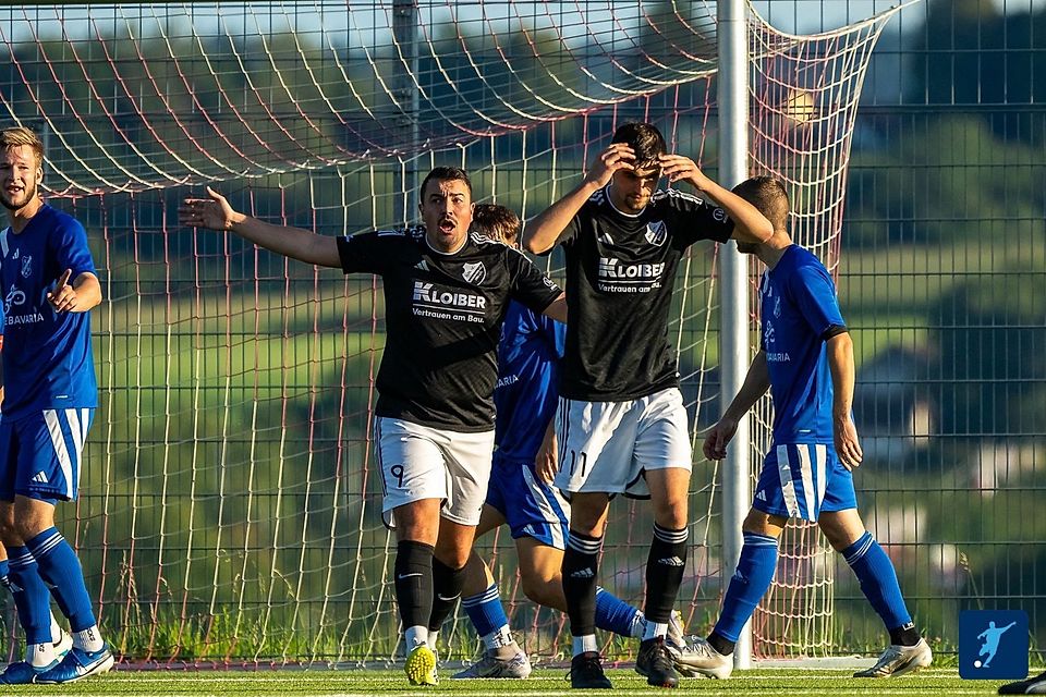 Ungläubiges Staunen bei der DJK Schönbrunn: Die "Lusenkicker" haben einen 3:1-Rückstand noch in einen fulminanten 6:3- Auswärtssieg gedreht. Überhaupt war in der Kreisklasse Passau/Freyung Spektakel angesagt.