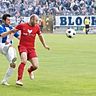 Gegen seine alte Liebe: Marcel Probst (in rot) trat mit Barleben im Landespokal gegen den 1. FC Magdeburg an