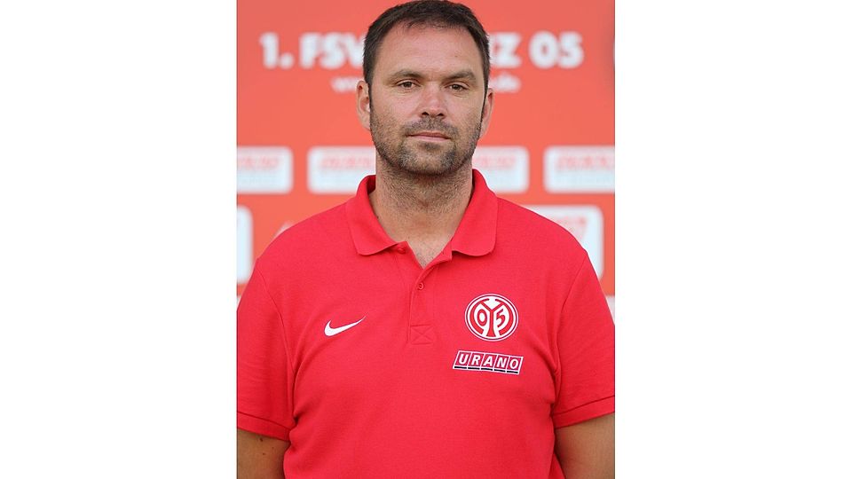 05-Trainer Sascha Meeth war mit dem Spiel gegen den Ball zufrieden.	Archivfoto: Mainz 05