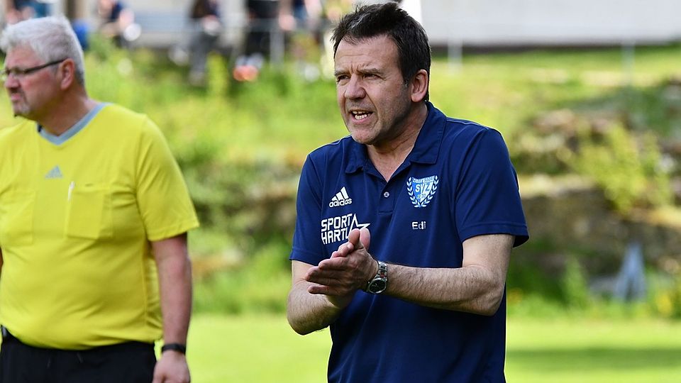 Möchte sich von der SpVgg Ziegetsdorf unbedingt mit dem Bezirksliga-Erhalt verabschieden: Der scheidende Dauertrainer Edi Ipfelkofer.