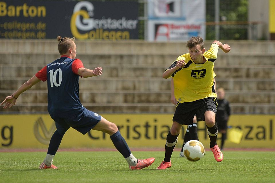 Die U17 des FC Amberg (r.) steht nach der U19 in der kommenden Saison ebenfalls in der Landesliga. F: Schneider