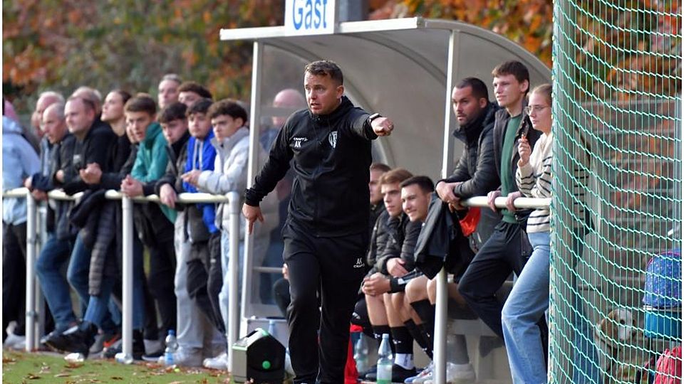 Andreas Keinz, Trainer des Kreisoberligisten SSG Einhausen, hat Respekt vor dem nächsten Gegner, Aufsteiger FC Starkenburgia Heppenheim. (Archiv)	Foto: Dagmar Jährling