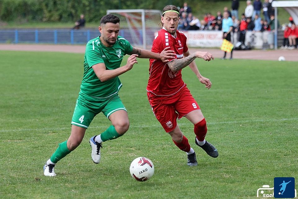Der erfahrene Türkspor-Stürmer Marcel Reichwein (rechts) erzielte am Sonntag seinen 30. Saisontreffer.