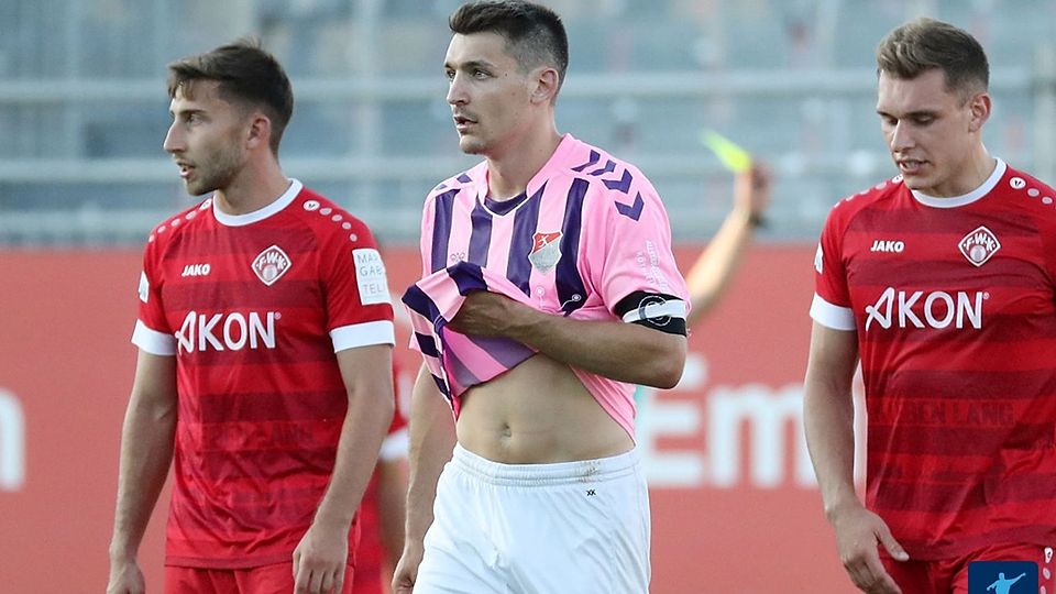 Hat vorerst Servus gesagt: Ben Müller (Mitte) wird bis auf Weiteres nicht in der Regionalliga Bayern zu sehen sein.