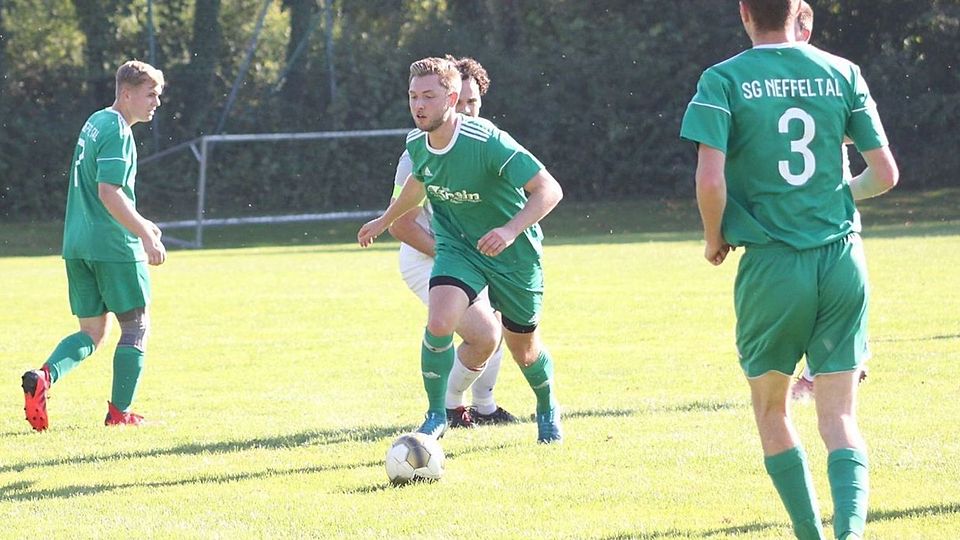 Lukas Hofmann (Mitte) überragte bei seinem Comeback für die SG Neffeltal. 