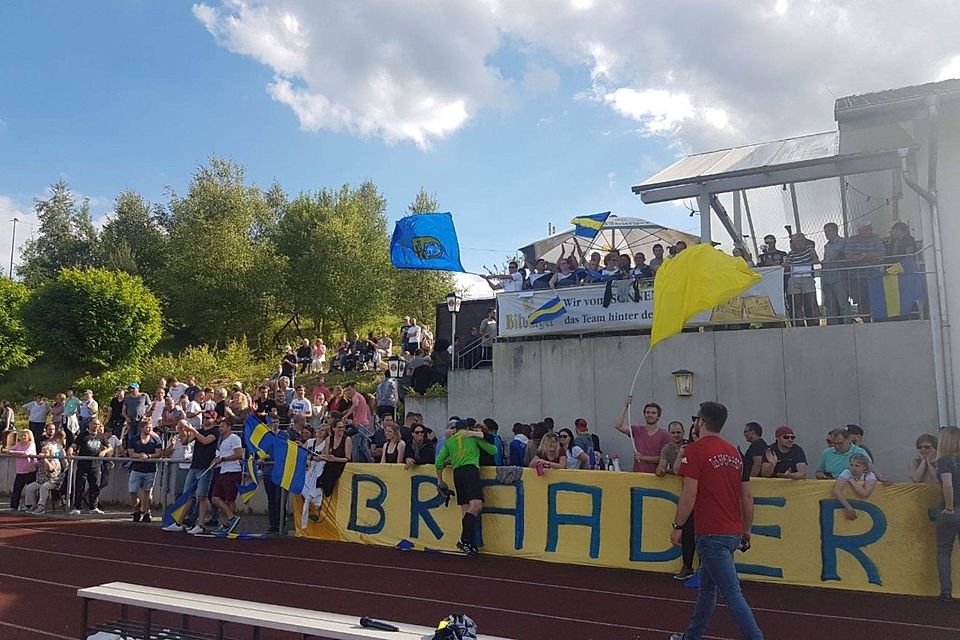 Knapp 1000 Zuschauer sorgten in der Breithardter Plan2Event-Arena für eine würdige Relegations-Kulisse.