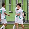 Neudrossenfeld feiert ihren Torschützen Lennart Wöhner. Sein Treffer zum 1:0 war die Entscheidung im Spiel gegen Weiden