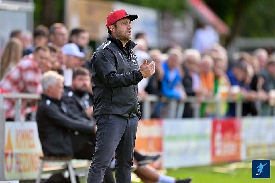 Memmingens Coach Matthias Günes und seine Jungs freuen sich auf das Heimspiel gegen den FC Bayern II.