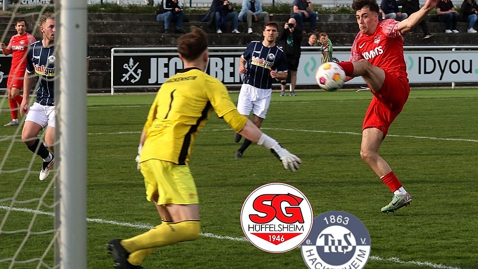 Hier scheitert der vierfache Torschütze, Tim Reidenbach, noch an TuS-Keeper Simon Marschall.