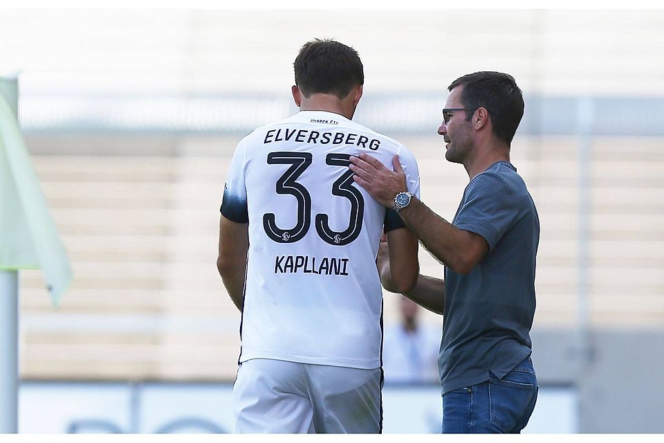 Ex-Profis beim SV Elversberg: Links Stürmer Edmond Kapllani, rechts Trainer Michael Wiesinger.  	Foto: Wieck