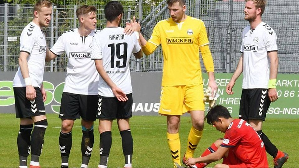 Servus Jungs! Franco Flückiger (in gelb) kehrt überraschend dem SV Wacker den Rücken. F: Megapix