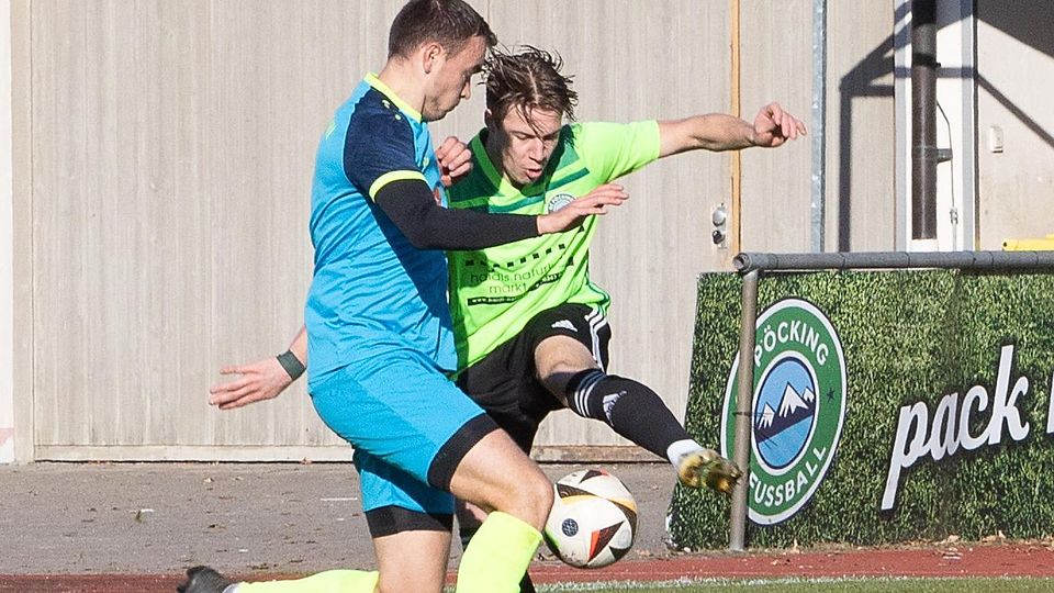 Doppelpacker: Mathis Hofmann (r.) brachte den SC Pöcking zunächst per Strafstoß in Führung und legte später ein weiteres Tor beim 3:1-Sieg nach.