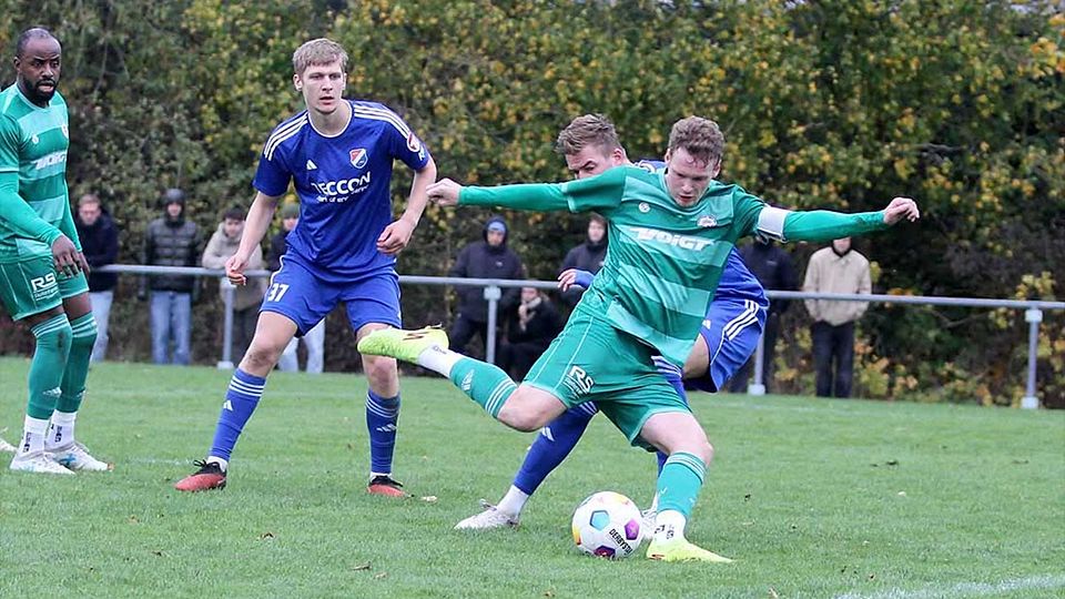 Timo Barendt (PSV Neumünster) bei einer Torchance. 