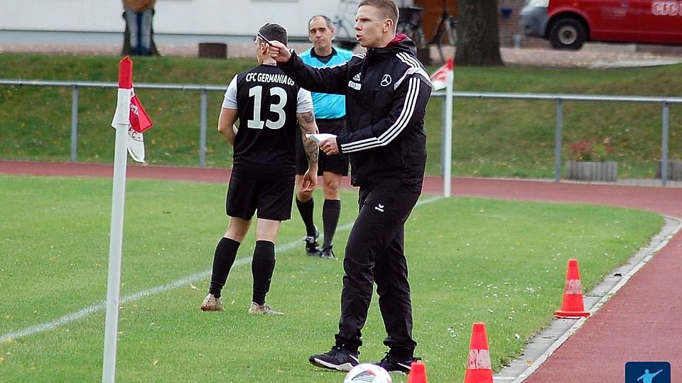 Peer Rosemeier steht in der neuen Saison nicht mehr beim CFC Germania, sondern beim 1. FC Bitterfeld-Wolfen an der Seitenlinie.