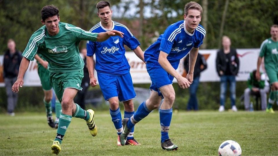Die SG Öpfingen (blau) trifft am sechsten Spieltag auf Betzenweiler, die SG Griesingen (grün) bekommt es mit Oggelsbeuren zu tun. Foto: Manfred Scherwinski
