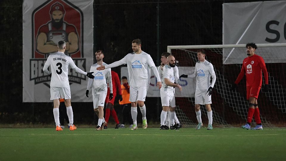 Der SSC Juno Burg feiert einen 3:1-Auswärtssieg beim Kellerkind Okriftel.