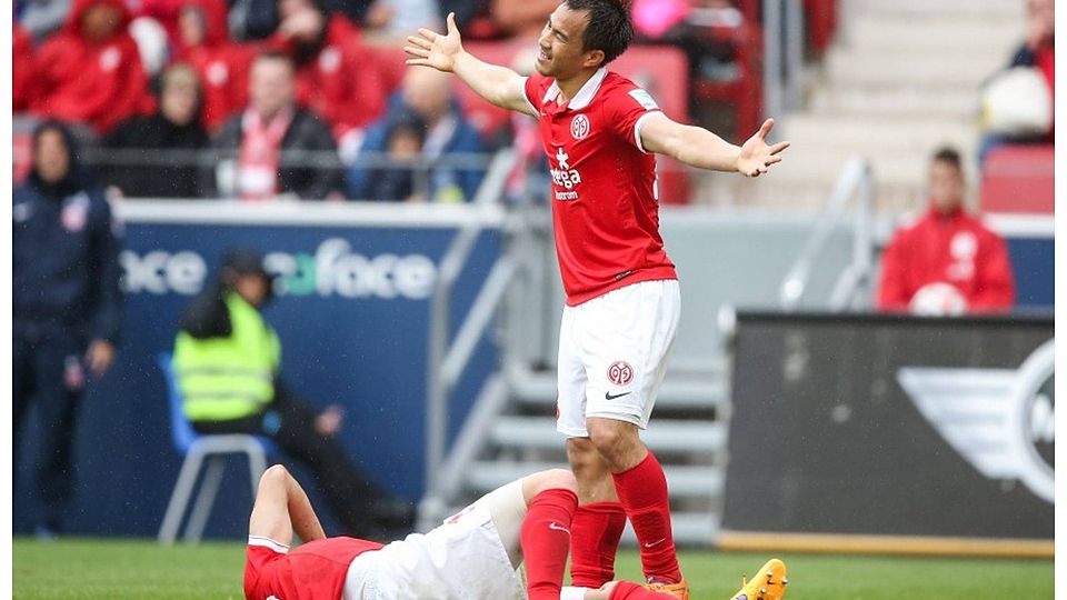 Elkin Soto hat sich beim Spiel gegen den Hamburger SV schwer am Knie verletzt. Foto: Getty Images