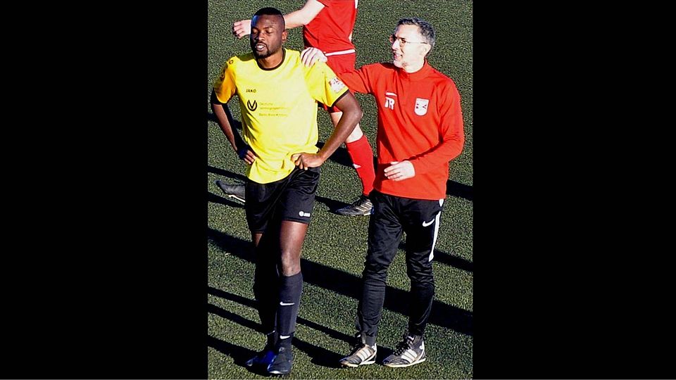 Zwei, die morgen zum letzten Mal für ihre Farben auf bzw. am Platz stehen: Rechts Lammersdorfs scheidender Trainer Jürgen Theißen, links Konzens Ade Allgaier, der in der nächsten Saison aus privaten Gründen nicht mehr zur Verfügung steht.