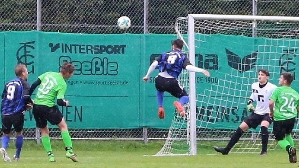 Eine bittere 3:5-Niederlage setzte es für die schwarz-blaue U19 gegen den SV Planegg-Krailing. F: Kopf