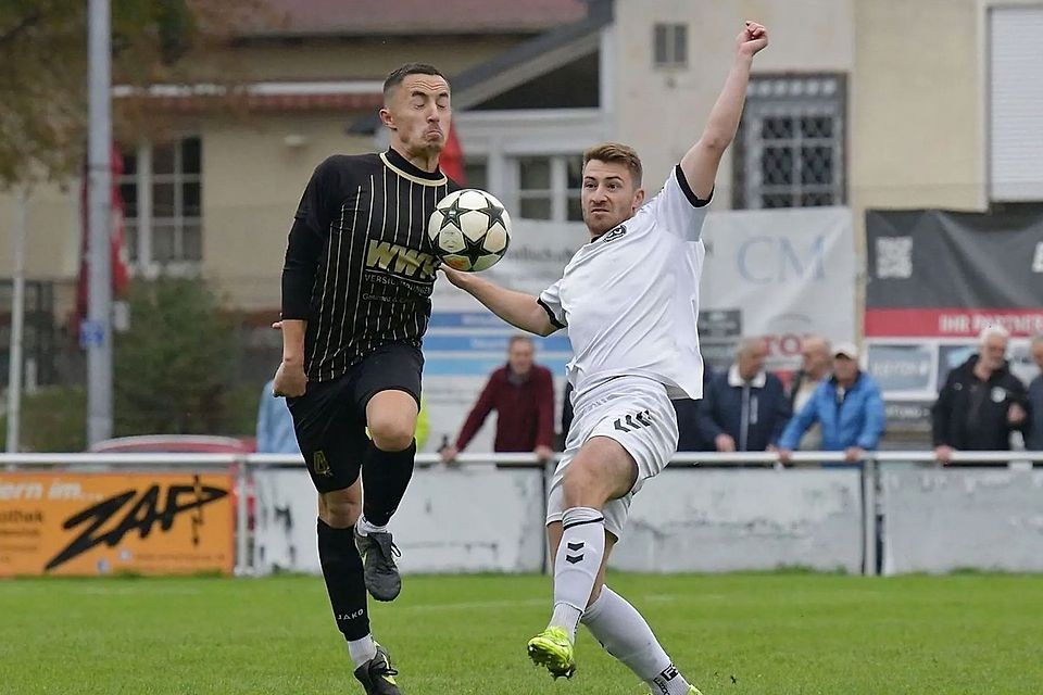 Auf Ligaprimus SC Regensburg (rechts) wartet ein echter Prüfstein.