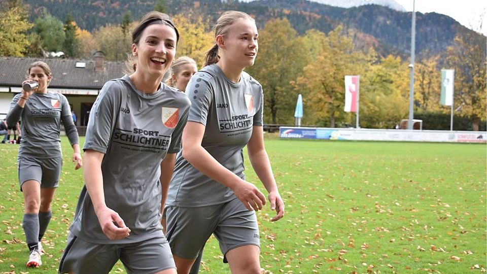 Beste Laune hatten (v.r.) die siebenfache Torschützin Luca Liccati und Fidelis von Preysing.