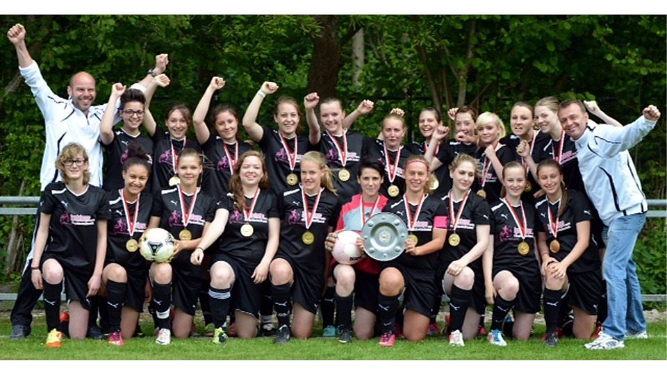 Hinten:Detlef Mindrup, Jessica Correia, Alina Kuhnt, Mathilda Kreuzer, Nele Hardemann, Daniela Leitmann, Rabea Bocktenk, Isabel Mindrup, Lisa Windhorn, Julie Jouffrau, Jasmin Hübbers, Kathrin Schwarz,