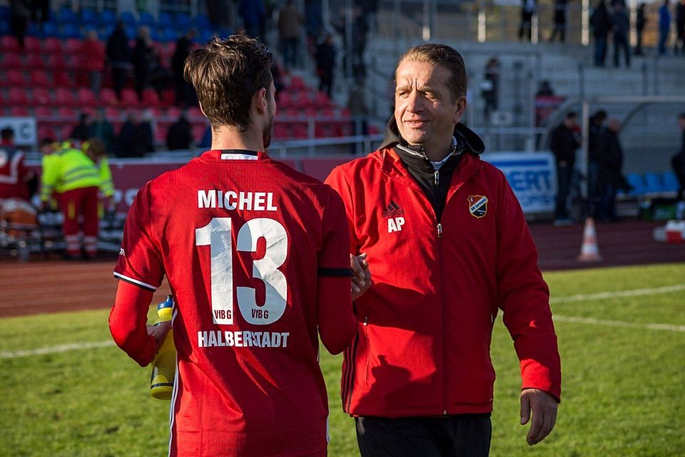 VfB-Coach Andreas Petersen schwört auf den Teamgeist seiner Elf.            F: Grote