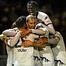 Die Entscheidung: Die Fußballer des 1. FC Garmisch-Partenkirchen (v.l.) Moritz Müller, Jonas Poniewaz und Momo Ndiaye bejubeln das 3:1 gegen den TSV Murnau.