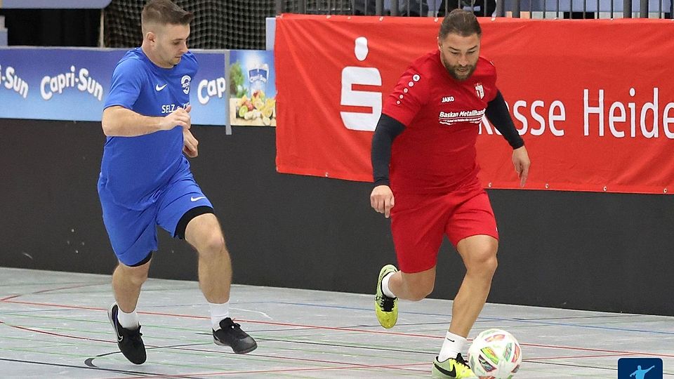 Auch dieses Mal werden der Turniersieger FC Türkspor Mannheim (rot) und Vorjahresfinalist SG HD-Kirchheim (blau) in Eppelheim an den Start gehen
