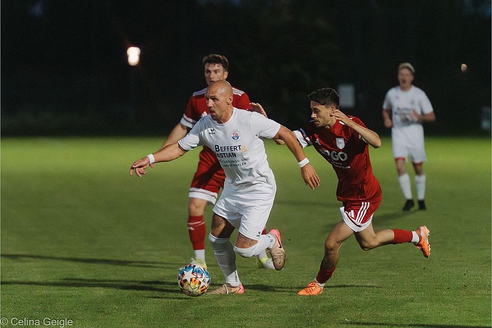 Der TSV Gilching-Argelsried (weiß) verlor klar gegen Waldeck.