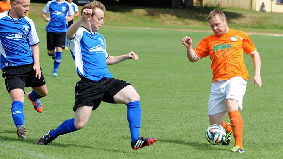 Traf doppelt: Thomas Seliger (rechts). | Archivfoto: Meinrad Schön